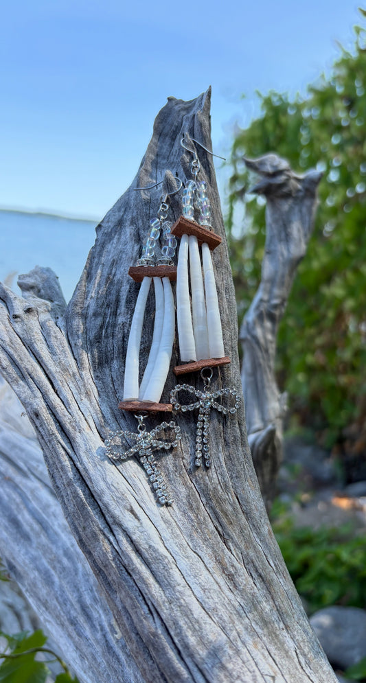 one tier Dentalium - Gold & Silver Bows